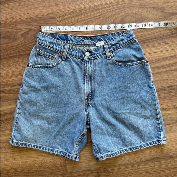 VTG Levi's 647 Denim Shorts Jr Womens 9 Light Wash 90s HighRise Mom 6.5” Shorts - Picture 9 of 14